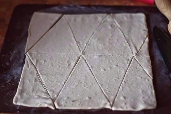 Пирог-венок с беконом, яйцами и сыром. Сохрани рецепт — пригодится! Ингредиенты: Тесто пресное ... - 3