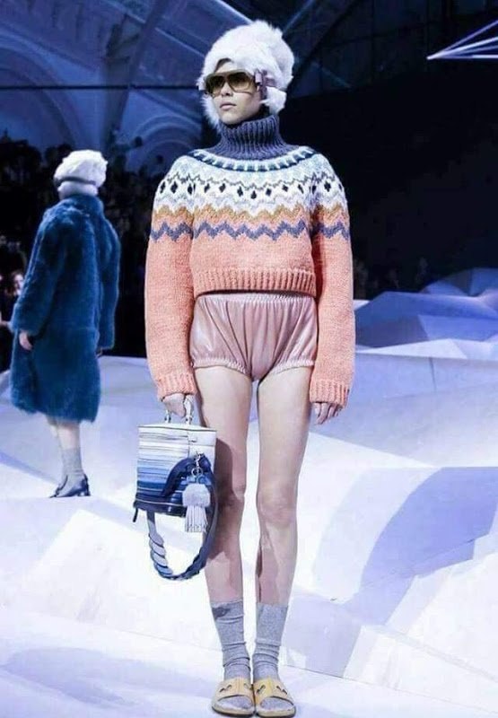 ))).      !)))