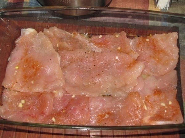 Куриная запеканка.Ингредиенты:Куриная грудка (филе) — 4 шт.Баклажаны — 2–3 шт.Помидоры — 3–4 шт.Сыр ... - 3