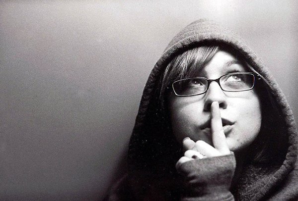 ))).10 CИТУАЦИЙ В ЖИЗНИ, КОГДА НАМ ЛУЧШЕ ПРОМОЛЧАТЬ«Есть моменты уместные для того, чтобы что-то ...