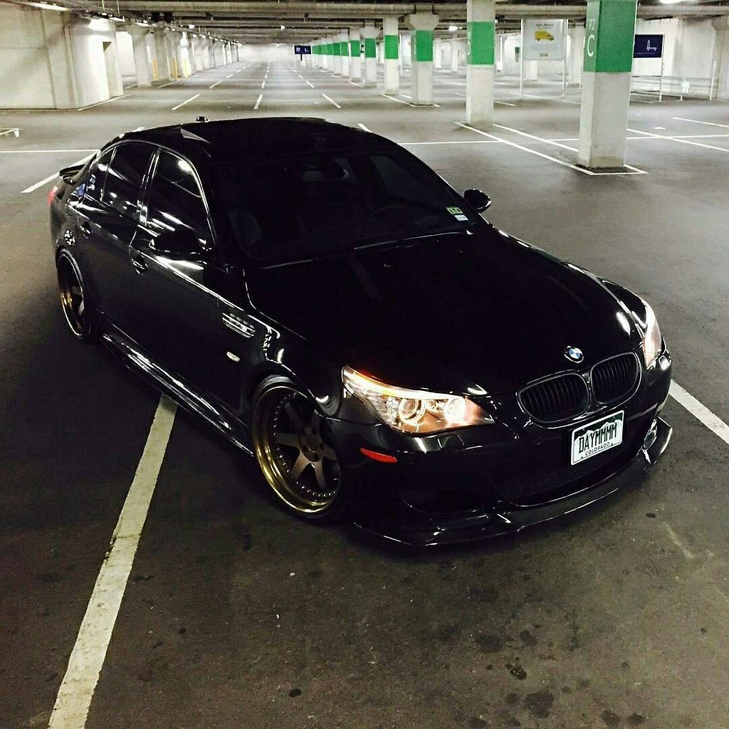 BMW M5 (E60)