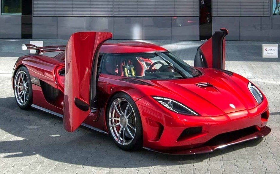 Koenigsegg Agera R Oman. : 420 /   100 /: 2.9  : V8 - ...