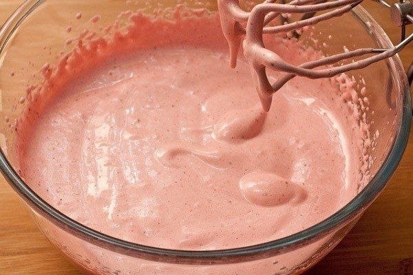 Клубничные облака.Ингредиенты:200г замороженной клубники15г быстрорастворимого желатина150г сахарной ... - 4