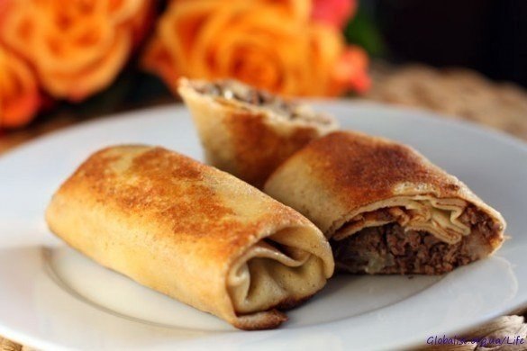 Традиционные блинчики с мясом.Автор: Анна КростенскаяИнгредиенты:700 г голяшка говяжья без кости250 ...