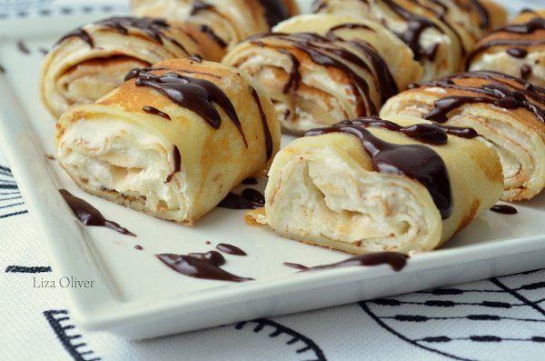 Рулетики из блинчиков с творожно-банановым кремом — вкуснее вы не пробовали! Ингредиенты: Для ...