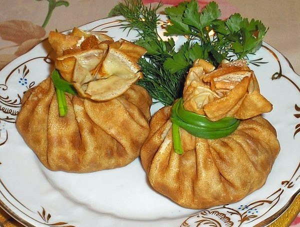 15 самых вкусных начинок для блинчиков. . 1. Блины с начинкой из яиц Состав: 4 яйца, 50 гр. зеленого ... - 2