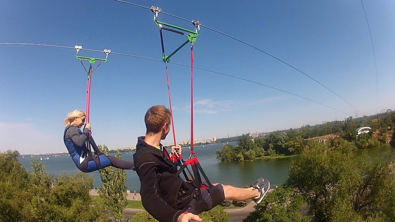 Троллей Zipline Рускеала. Веревочный троллей. Тарзанка по тросу. Тарзанка на тросе.