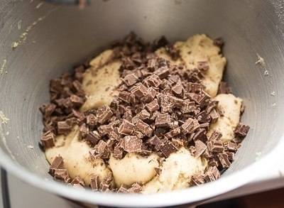 ПЕЧЕНЬЕ С ШОКОЛАДОМ.Печенье по этому рецепту получается более мягким, чем в оригинале. Его вкусно ... - 6
