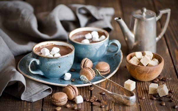 Безалкогольные напитки. (cup / mug of) coffee — (кружка / чашка) кофе (fruit) juice — (фруктовый) ...