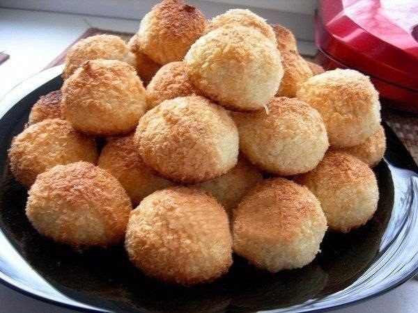 Очень вкусное кокосовое печенье! Ни грамма муки! Хрустящая корочка и нежное внутри! .Ингредиенты: - ...
