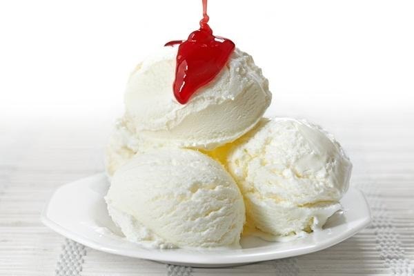 Домашнее мороженое, вкус советского пломбира. Ингредиенты: – 2 стакана сахара – 1 литр молока – 100 ...