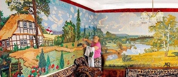 Бабушка Екатерина Кадолба вышила себе панно. Его длина – более 9 м, а ширина – 2,5 м. На свою работу ... - 2