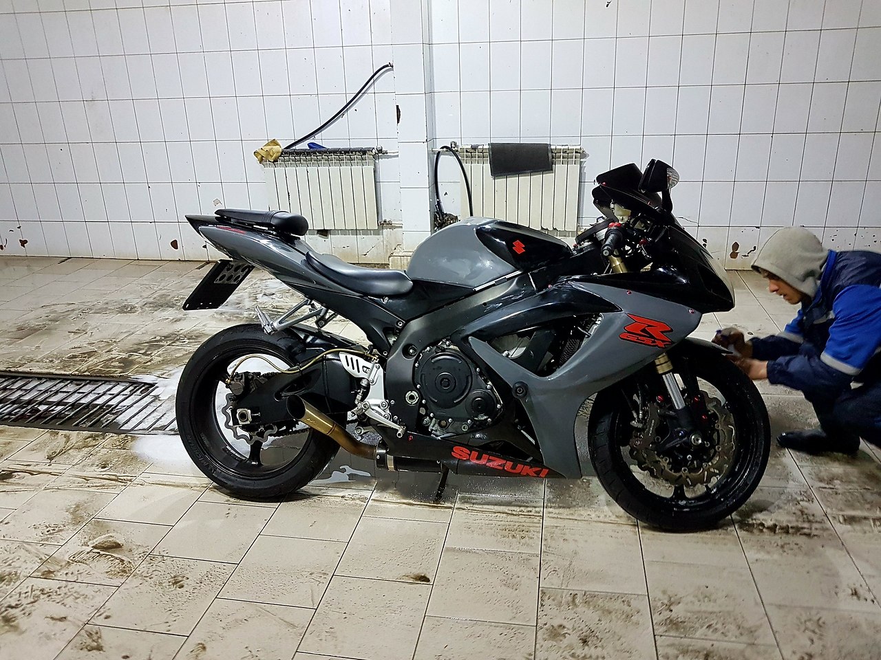 Suzuki GSX R 600 k7