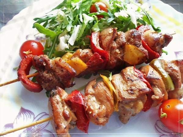 Куриные шашлычки с маринованным перцем. И вроде весна.. А погода не радует. И везде говорят о ...