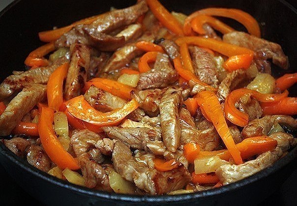 Мясо по-тайски.на 100грамм - 158.8 ккал, Б/Ж/У - 12.63/10.6/3.31 Ингредиенты: - мясо - перчик ...
