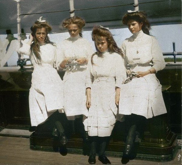 Великие княжны Мария, Ольга, Анастасия и Татьяна Романовы, 1910 г.