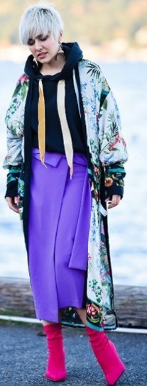   Pantone    2018  - Ultra Violet ().