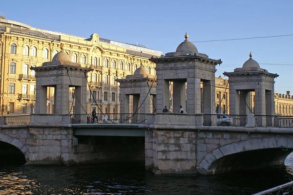 Мост Ломоносова. Мост Ломоносова (Чернышев и Екатерининский) перекинут через реку Фонтанку от ...