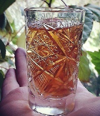 Домашний коньяк.Ингредиенты на 3 литра водки:- горсть шиповника- горсть боярышника- 1 столовая ложка ...