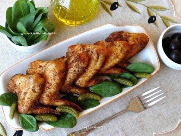 Куриные крылышки по-испански.Ингредиенты:Крылышки куриные — 6 шт.Маринад:Масло оливковое — 2 ст. ...