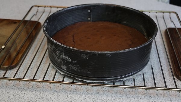 Брауни с муссом из маршмеллоу.Очень интересный по вкусу и игре текстур десерт. Для рецепта вам ... - 7