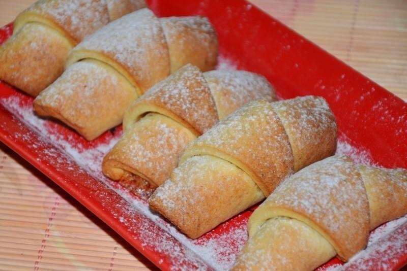 #готовим@fan_handmade.Рогалики с грецким орехом и белкомИнгредиенты:ОсноваТесто слоеное бездрожжевое ...
