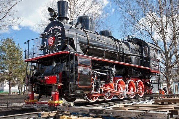 Паровоз ЭШ-4375 «Комсомолец». Паровоз блокадного времени ЭШ-4375 «Комсомолец» вернулся место вечной ...