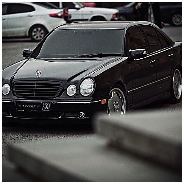 Mercedes-Benz E55 AMG