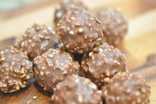   Ferrero Rocher.     (  12 ):100  ...