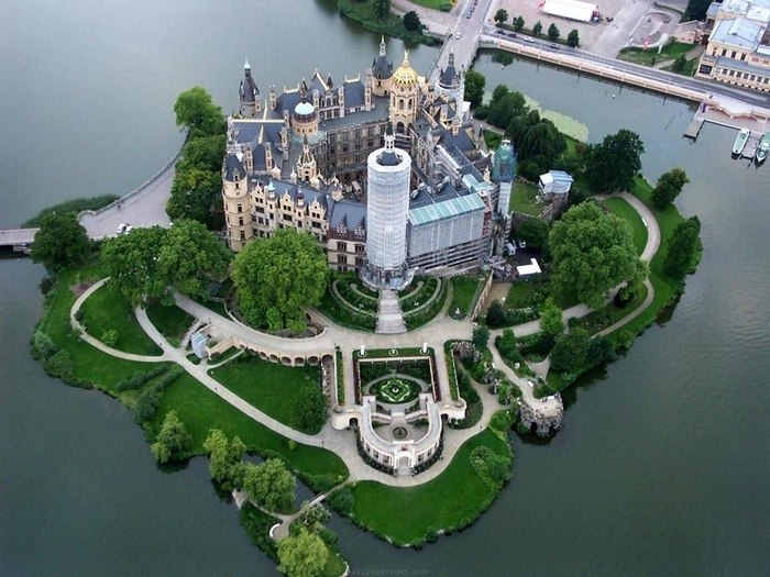  .  Schwerin