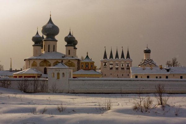Тихвинский монастырь. Мужской монастырь основан в городе Тихвин в 1560 году по указу Ивана IV ...
