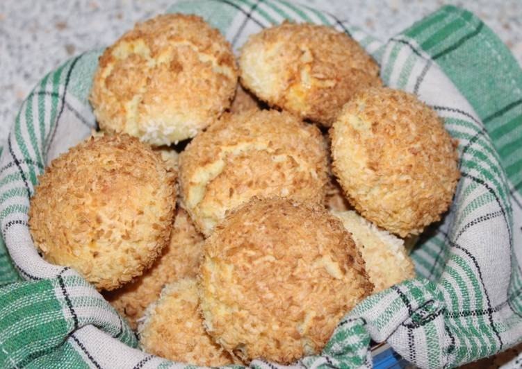 Творожно-кокосовые булочки.на 100грамм - 229.13 ккалБ/Ж/У - 15.87/12.29/14.18Ингредиенты:250 г 0,2% ...