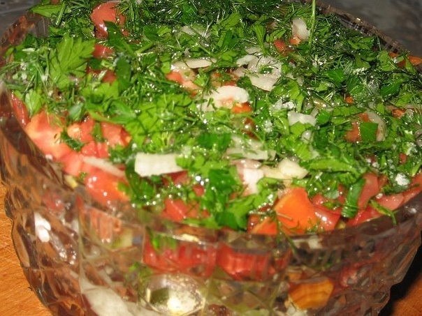 Салат по-польски .Вкусный слоеный салат без майонеза, в котором много свежих овощей Для ...