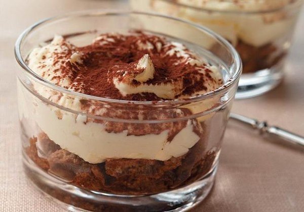 ТИРАМИСУ: БЫСТРО И ВКУСНО.ИНГРЕДИЕНТЫ: 200 гр. любого песочного печенья 200 гр. нежирного творога ...
