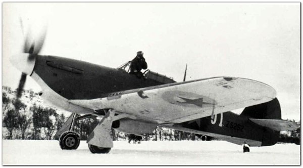 Харрикейн и его день рождения.Да, первый полёт он сделал 6 ноября 1935 года. Разработан фирмой ... - 8