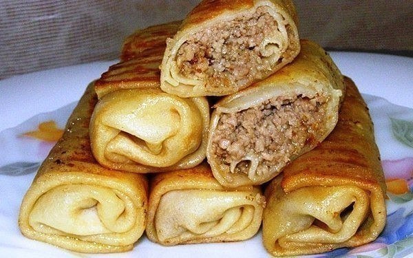 ТОП-10 ПРОСТЫХ И ВКУСНЫХ РЕЦЕПТОВ БЛИНОВ .1. Тонкие блиныИнгредиенты- Яйцо куриное 1 штука- Мука ...