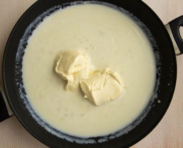Сырный суп с ветчиной и овощами.Ингредиенты:Ветчина — 200 гКартофель — 3-4 шт.Лук репчатый — 1 ... - 4