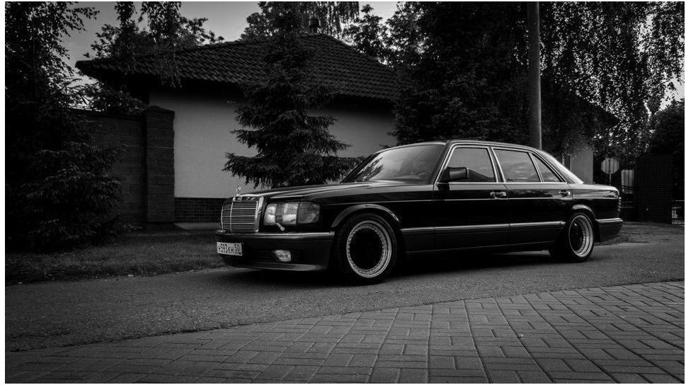 Mercedes-Benz 560SEL W126