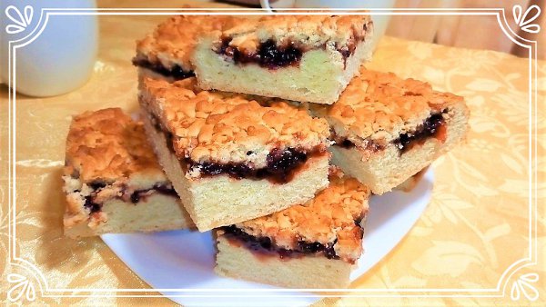 Кудрявый пирог с вареньем из песочного ...