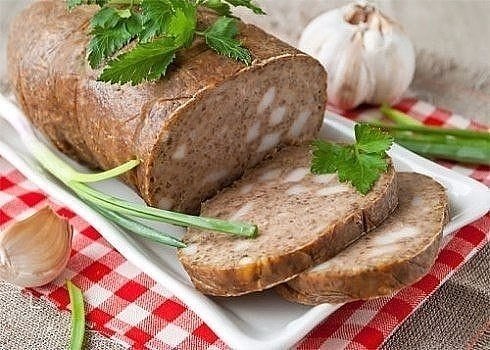 Домашняя колбаса печеночная с салом и чесноком. Для приготовления понадобится! -Печень говяжья 500 ...