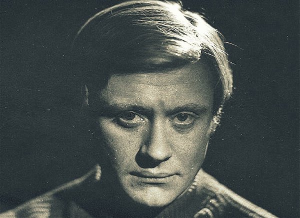 Я тебя оставляю. Не бросаю, не кидаю, не предаю и не изменяю. Просто оставляю. Пусть судьба сама ...