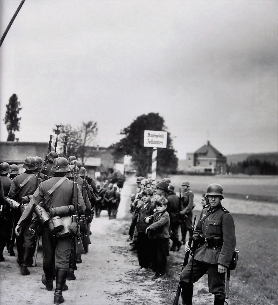 Победы вермахта. Войска вермахта пересекают границу 1939. Чехословакия 1941 солдаты. Чехословакия Вермахт Судеты. Оккупация Судетской области 1938.