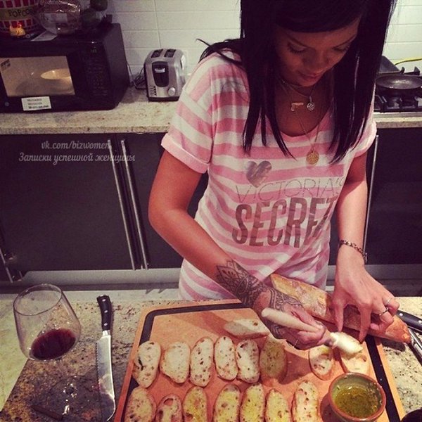 Ждешь-ждешь конца рабочего дня, приходишь домой, а тут БАЦ и вторая смена на кухне...