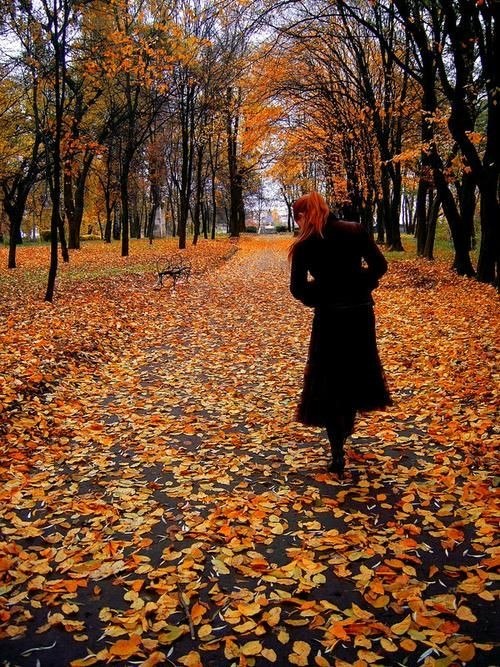 Последняя неделя Сентября. Прощанье с бабьим летом состоялось. С листвой летят листки календаря, И ...