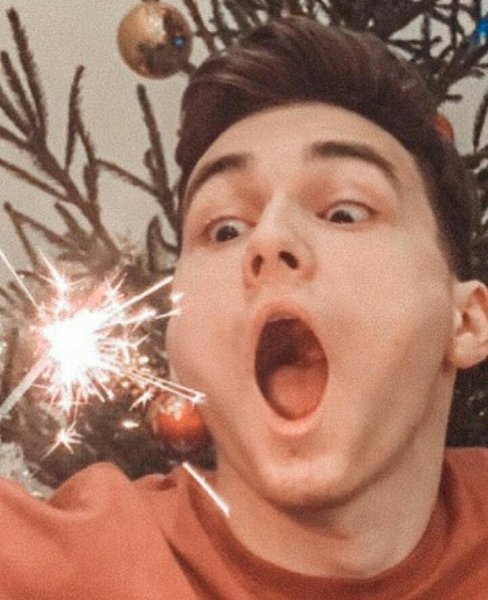 С Новым Годом! :).Спасибо Вам за 500 подписчиков, это настоящее Новогоднее чудо. ~Кря - 3