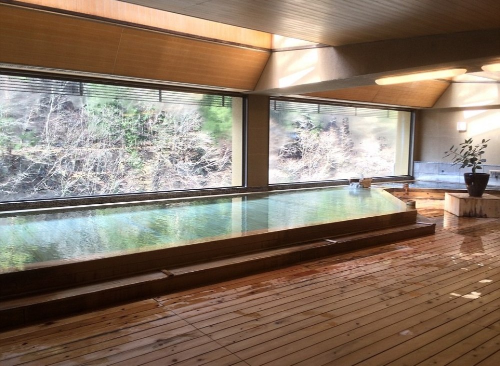       Nishiyama Onsen Keiunkan.    705   ,    ...