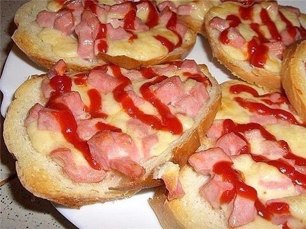 Горячие бутерброды: ТОП-10.1. Горячие бутерброды со шпротами и сыромИнгредиенты : Батон белый - 1 ... - 2