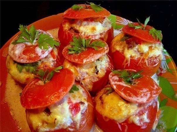 Помидоры, фаршированные яйцом и молодыми кабачками с зеленью . Итого на 100 грамм 47 ккал Б/Ж/У 2.8 ...