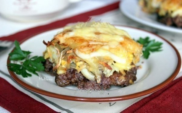 Стожки - блюдо из мясного фарша. Ингредиенты: фарш мясной - 0,5 кг яйца крутые - 3 штуки лук ... - 6