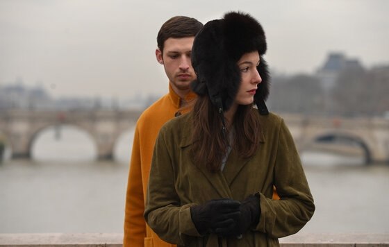 Синонимы (2019).Жанр: драма Израильтянин Йоав прилетает в зимний Париж в надежде, что Франция станет ... - 2
